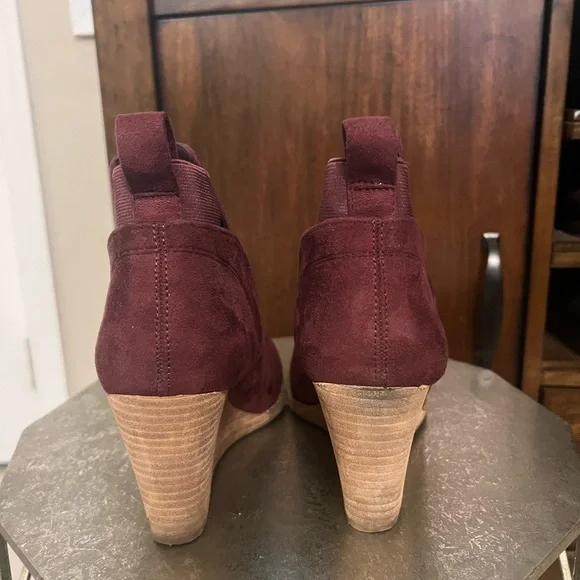 DV by Dolce Vita Burgundy Ankle Booties - Picture 10 of 12